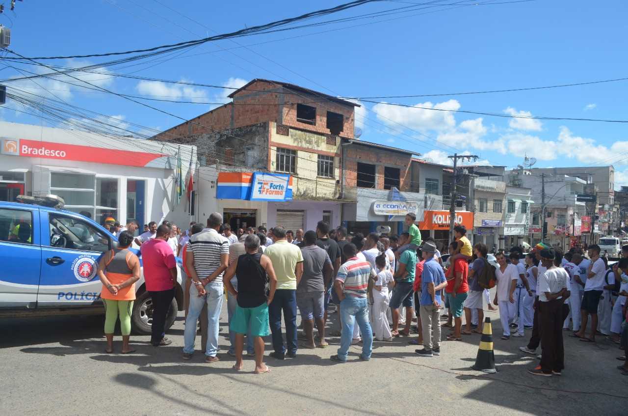 Camacã: Prefeito Interino Paulo do Gás participa de Homenagem a Mestre Medicina